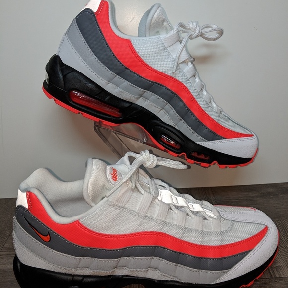 Nike Air Max 95 Essential WhiteBright CrimsonBlk NWT Nike Air Max 95 Essential WhiteBright CrimsonBlk NWT